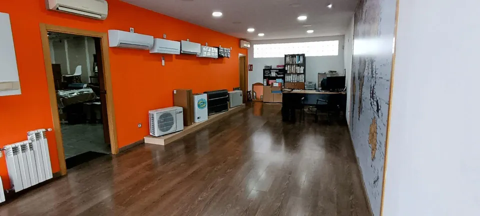 AMPLIO LOCAL COMERCIAL-ALMACEN, PARA CUALQUIER ACTIVIDAD,,¡¡¡¡ POSIBILIDAD DE ALQUILER CON OPCION DE COMPRA !!!!