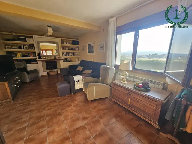 Chalet independiente con parcela de 1.000 m2 y piscina privada. — 9