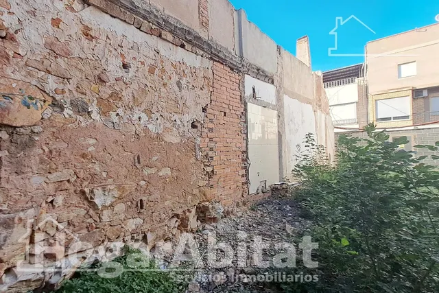 ¡OPORTUNIDAD INCREÍBLE! TERRENO URBANO AMPLIO Y CON COCHERA — 10