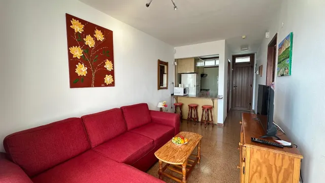 Apartamento de 2 habitaciones con balcón, vistas al mar, en  - foto 4