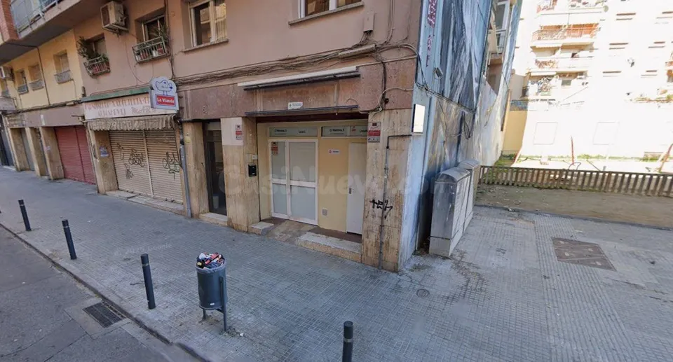 SE VENDE piso OKUPADO en Calle Manresa 5 de Terrassa, Barcelona.