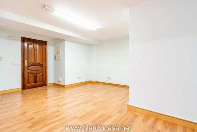 Entreplanta en venta ó alquiler C/Barcelona (Carballo) - foto 5