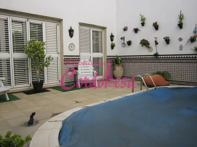 MAJESTUOSA CASA INDEPENDIENTE CON ASCENSOR Y PISCINA — 4