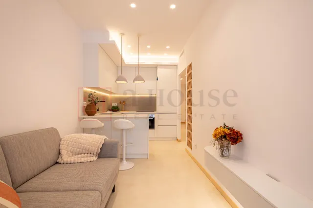 Piso luminoso y recién reformado, listo para entrar a vivir en vila de gràcia — 4
