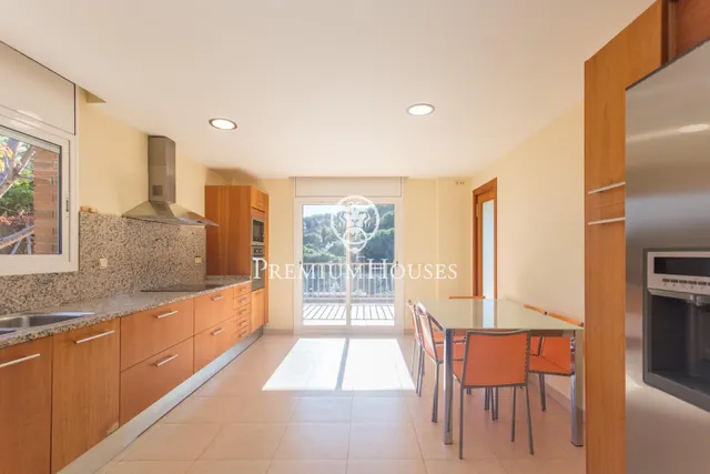 Casa independiente con vistas al mar en venta en Arenys de Mar — 11