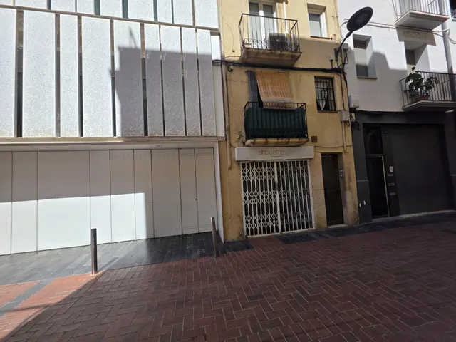 EXCELENTE OPORTUNIDAD DE INVERSIÓN O AUTOEMPLEO: LOCAL COMERCIAL A PIE DE CALLE — 16
