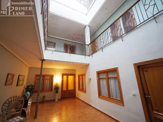 Amplia Casa en el Corazón de Tomelloso - ¡Ideal para Familia - foto 5