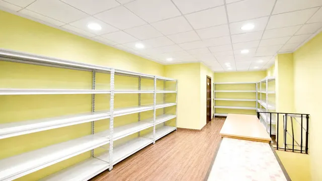 SE VENDE LOCAL CON POSIBILIDAD DE VIVIENDA O NEGOCIO - foto 2
