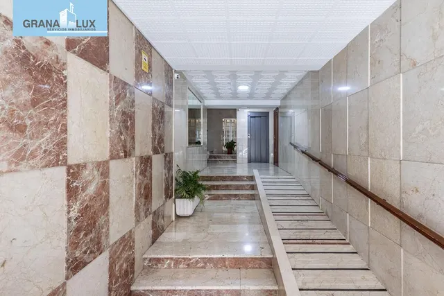 Piso amplio y luminoso en Ronda–Arabial — 26
