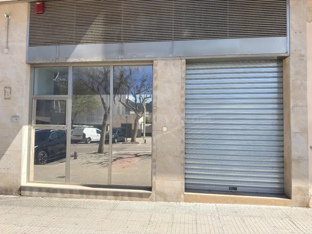 VENTA DOS LOCALES EN UNO CON DOBLE ACCESO - foto 2