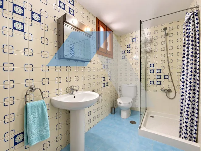 Chalet en parcela urbana con piscina privada en san vicente del raspeig — 40