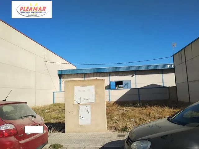 PARCELAS. ZONA USO INDUSTRIAL — 3