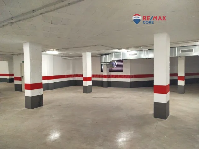 Garajes Nuevos a Estrenar para 25 Vehículos en una Situación