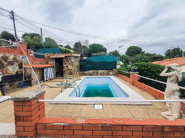 Casa independiente en venta con piscina y pozo propio en Mas d´En Gall, Esparreguera — 2