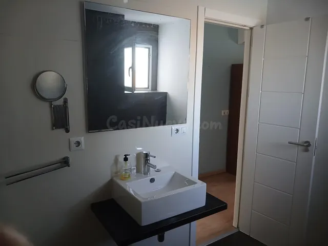 Piso de 3 dormitorios con terraza y vistas a la marisma en el centro de Ayamonte — 11