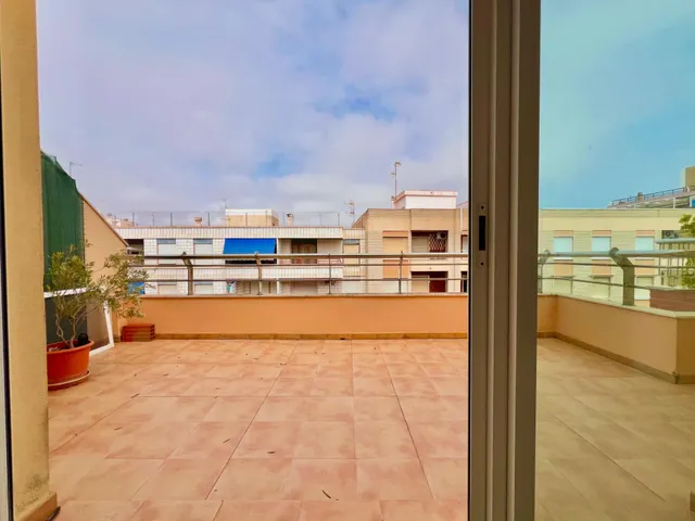 ATICO CON IMPRESIONANTE TERRAZA A TAN SOLO 10mts DE LA PLAYA DEL CURA — 20