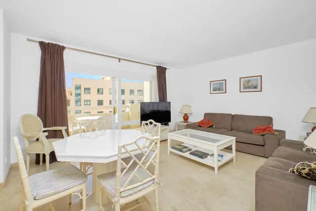 Amplio piso en el centro de Marbella – con vistas al mar y a - foto 5