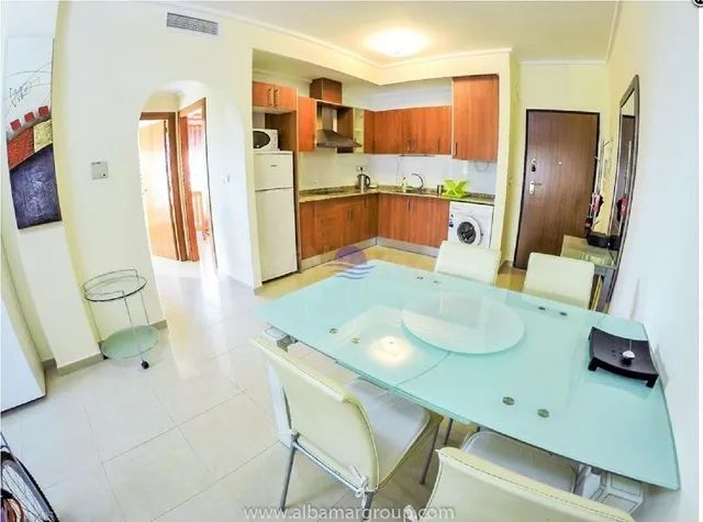 Apartamento en Albamar con 2 dormitorios y jardin - foto 2
