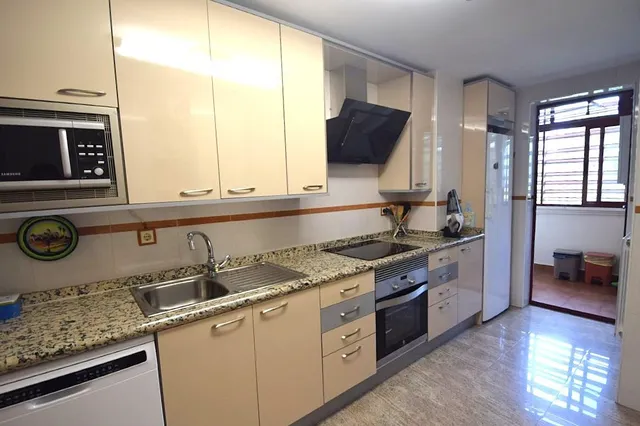 Vivienda de 4 dormitorios en una de las mejores zonas de rivas — 12