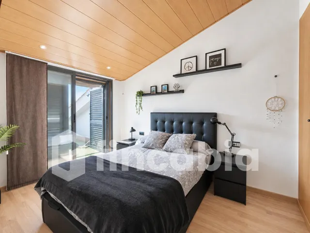 Dúplex con dos terrazas y aparcamiento en el centro de Santa Coloma de Farners — 27