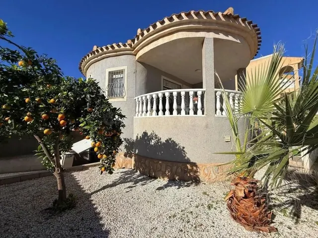 Villa 4 habitaciones 191m² en venta - Punta Prima — 2
