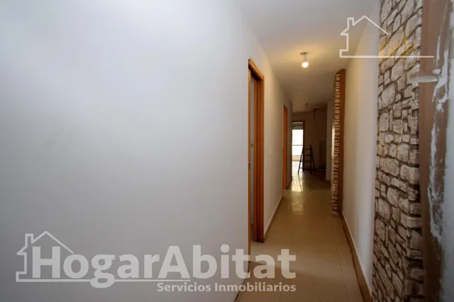 ¡CENTRO DE LLIRIA! ESPACIOSO, SEMINUEVO Y REFORMADO CON TERRAZA Y ASCENSOR — 48