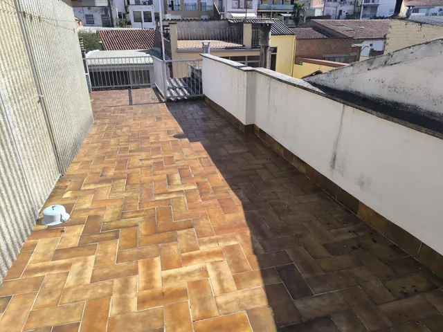 CASA ADOSADA EN VENTA CON 2 VIVIENDAS INDEPENDIENTES — 37