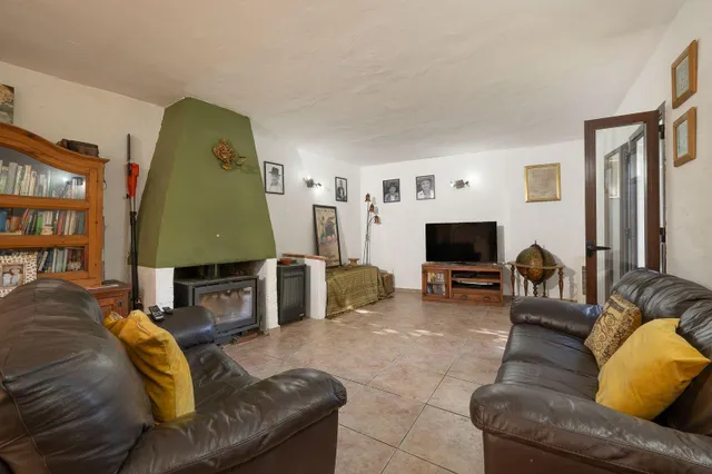Tradicional casa de pueblo ubicada en Tolox — 8