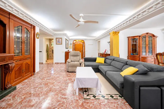 Exclusivo chalet con piscina, gran parcela y apartamento para invitados a menos de 200 metros de la playa — 17