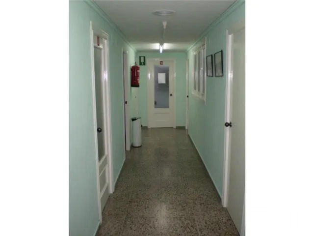 ESPECTACULAR LOCAL EN CENTRO DE GANDIA CON ENTRADA EXCLUSIVA PARA TODO TIPO DE NEGOCIOS O VIVIENDAS — 7