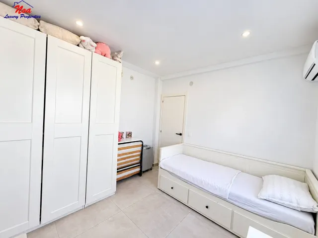 Apartamento reformado y amueblado con terraza a 300 metros de la Playa de la Rada, Estepona — 19