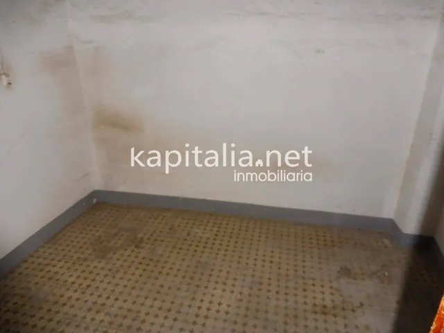 Casa a la venta en La Vila de Ontinyent. — 24