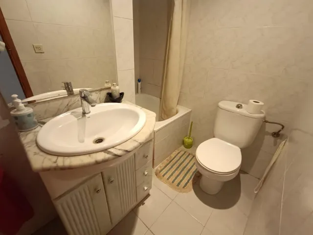 Estupenda casa con patio, terraza y amplia cochera — 28