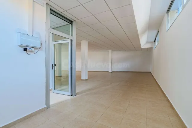 Local comercial 152m² en venta - Playa de los locos - foto 5