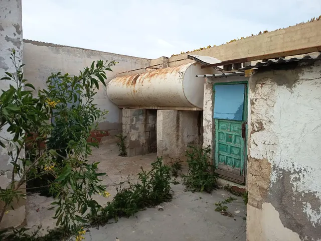 CASA PARA REFORMAR CON TERRENO — 18