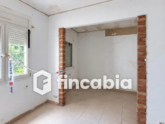 Casa independiente para reformar con jardín y garaje en Maçanet de la Selva — 41