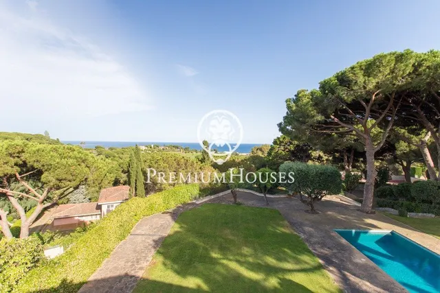 Casa en venta con piscina en Sant Andreu de Llavaneres — 3