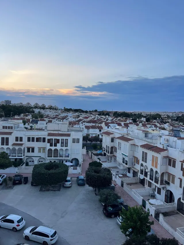 Apartamento reformado con piscina comunitaria, Alicante, Torrevieja. 3 habitaciones | 60 m2 | A 300 metros del mar — 30