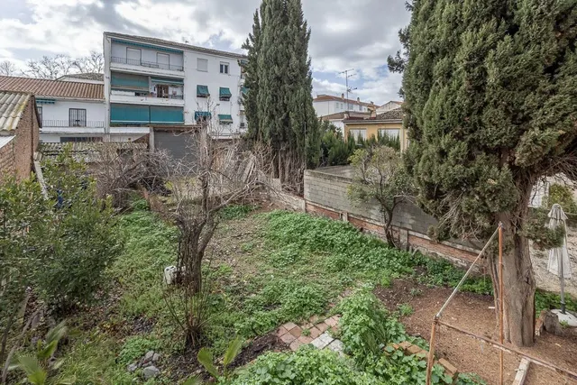 Casa con Parcela a Reformar en Granada — 27