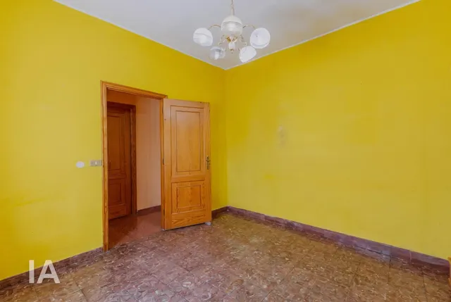 CASA UNIFAMILIAR CON TERRENO URBANO Y GRANDES POSIBILIDADES EN OFRA — 8
