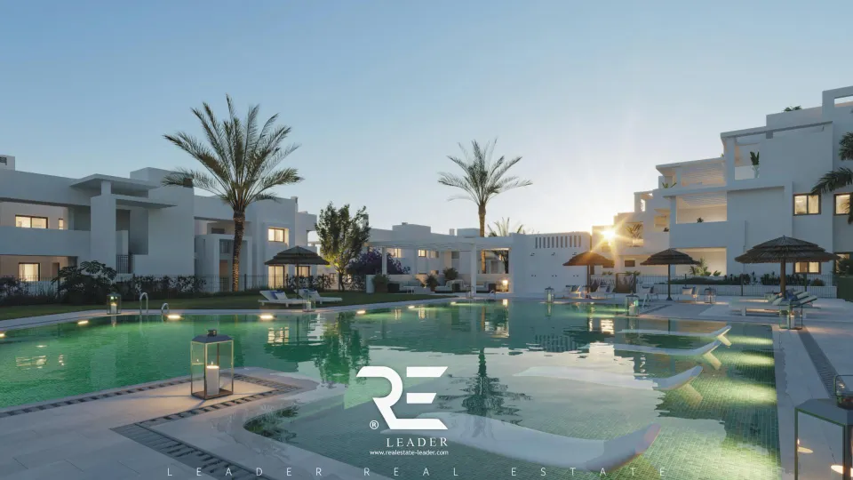 ÁTICO MUY LUMINOSO CON AMPLIAS TERRAZAS, 2 PLAZAS DE GARAJE, TRASTERO Y PISCINA COMUNITARIA EN ESTEPONA !!