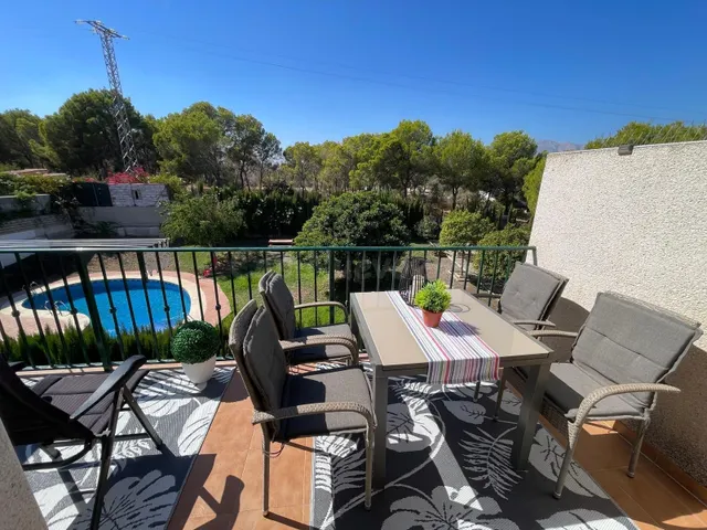 Apartamento reformado en Albir — 2