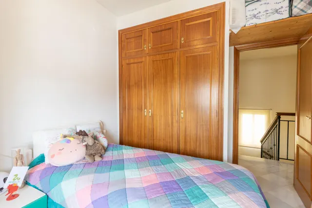 Chalet pareado con piscina, jardín y bonitas vistas a Granada en La Zubia — 39