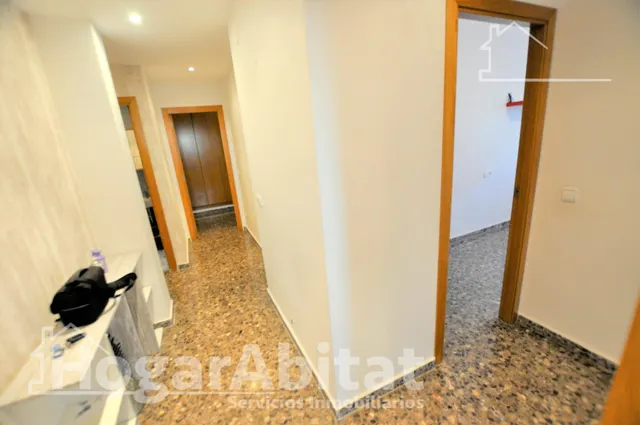Excelente oportunidad en este amplio piso exterior con balcón, garaje y trastero — 32