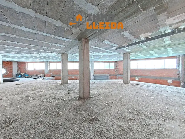 OPORTUNIDAD Local comercial de 2 plantas en Balaguer — 14