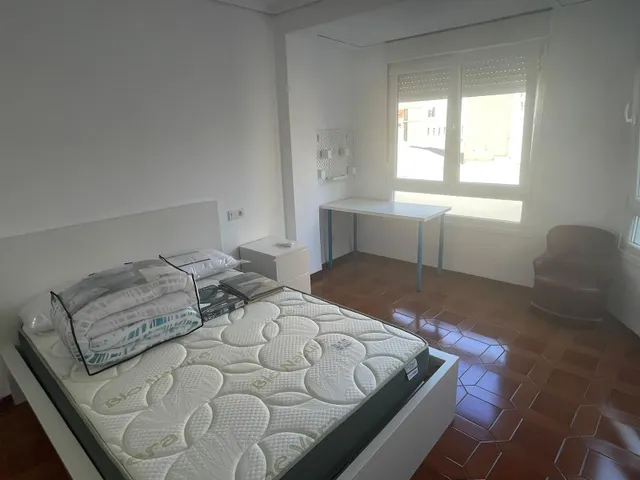 Piso ESTUDIANTES-FUNCIONARIOS ALQUILER habitaciones en Castellón, zona Av.Casalduch, 4 hab. 2 baños, ascensor. — 19