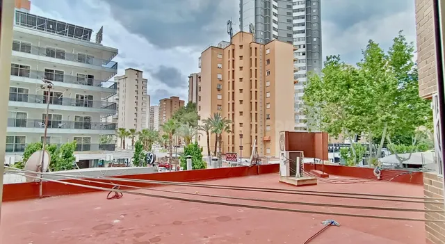 ¡ENCANTADOR APARTAMENTO CERCA DE PLAYA DE LEVANTE CON PISCIN - foto 4