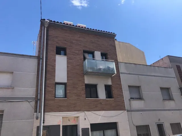 SE VENDE EDIFICO EN SABADELL, ZONA MERINALS — 4