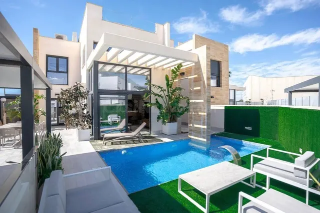 Villa independiente exclusiva con piscina privada y vistas a