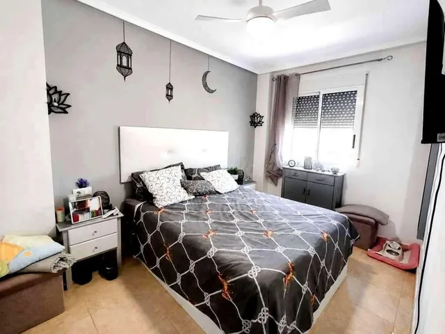 Disfrute del Sol en su Oasis Privado: Adosado en Torrevieja — 2